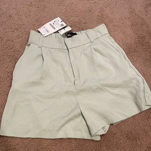 Zara High-Waisted Light green shorts
